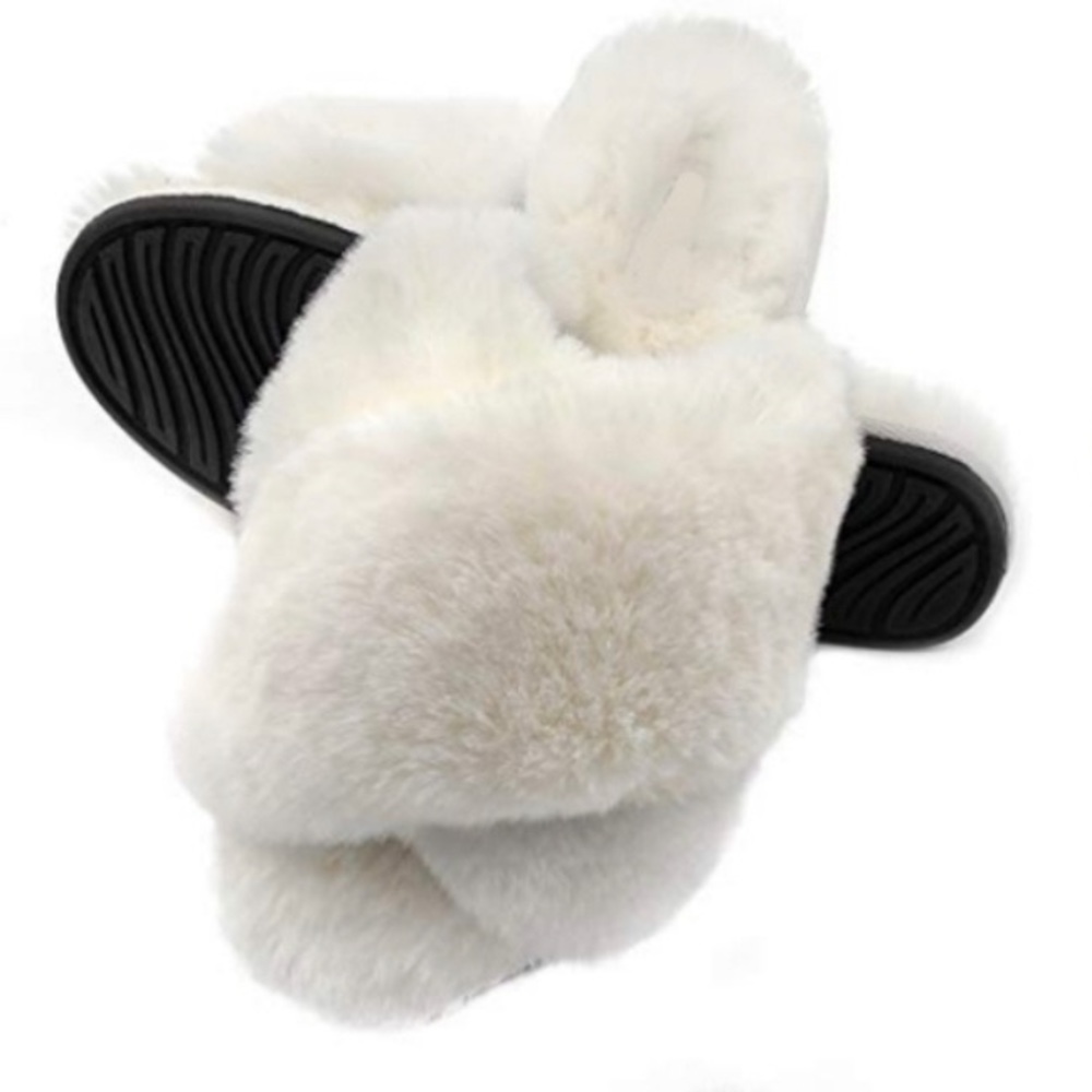 Woman’s White Fluffy Faux Fur Slippers